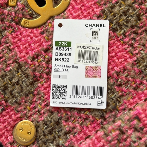 Chanel 22K pink beige tweed flap handbag with AGED hardware - Picture 10 of 13